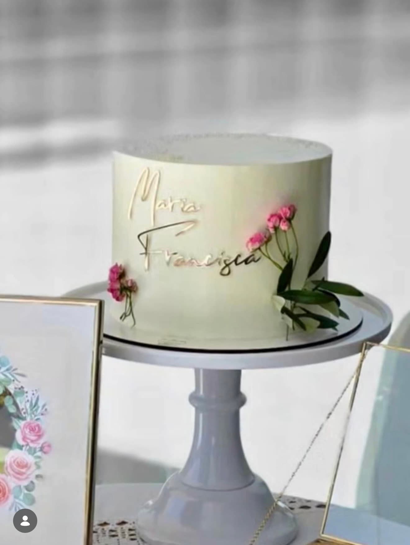 Minimalista nome — bolo de aniversário por Fran Benetati, Santa Maria da Feira